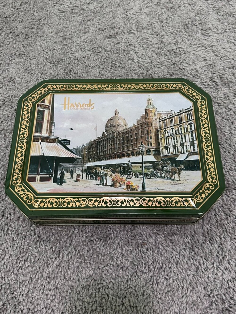 Harrod's Knightsbridge London England 10 x 7.5" Empty Biscuit Tin w/Lid